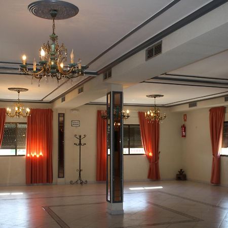 Hotel Carvajal Torrejón el Rubio Esterno foto
