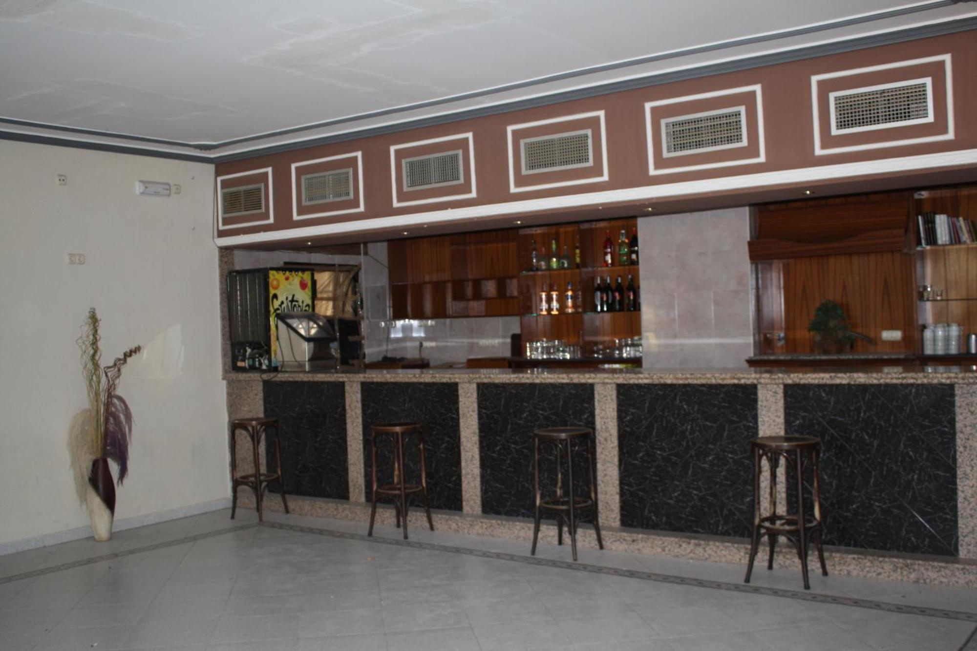 Hotel Carvajal Torrejón el Rubio Esterno foto