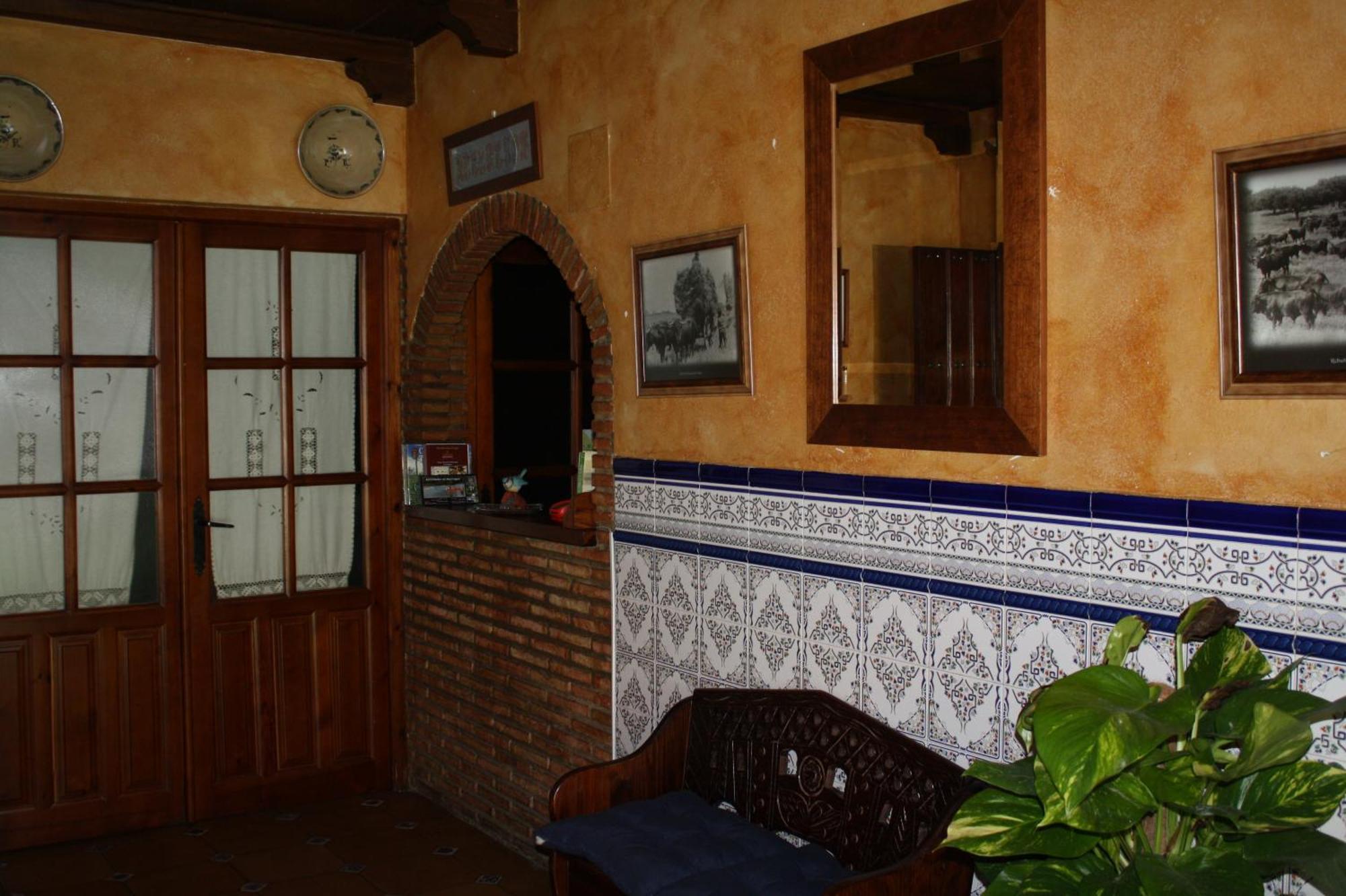Hotel Carvajal Torrejón el Rubio Esterno foto
