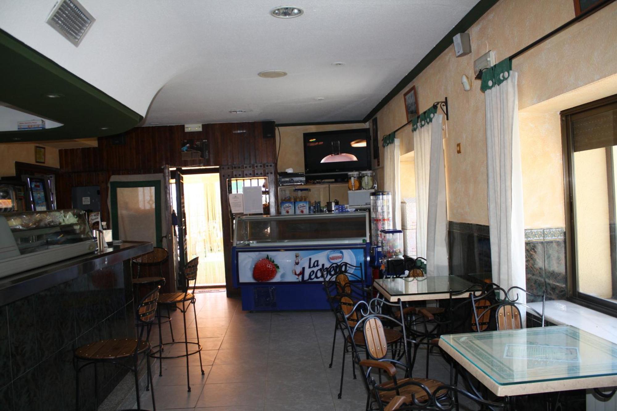 Hotel Carvajal Torrejón el Rubio Esterno foto