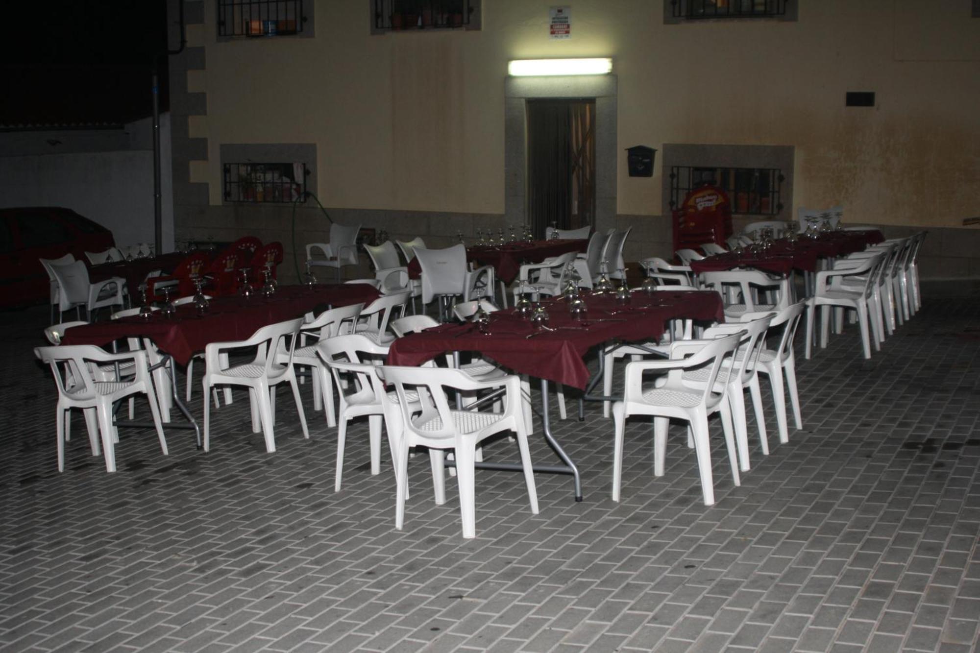 Hotel Carvajal Torrejón el Rubio Esterno foto