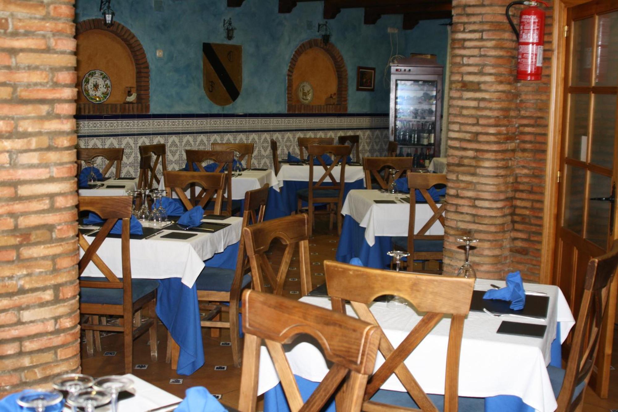 Hotel Carvajal Torrejón el Rubio Esterno foto