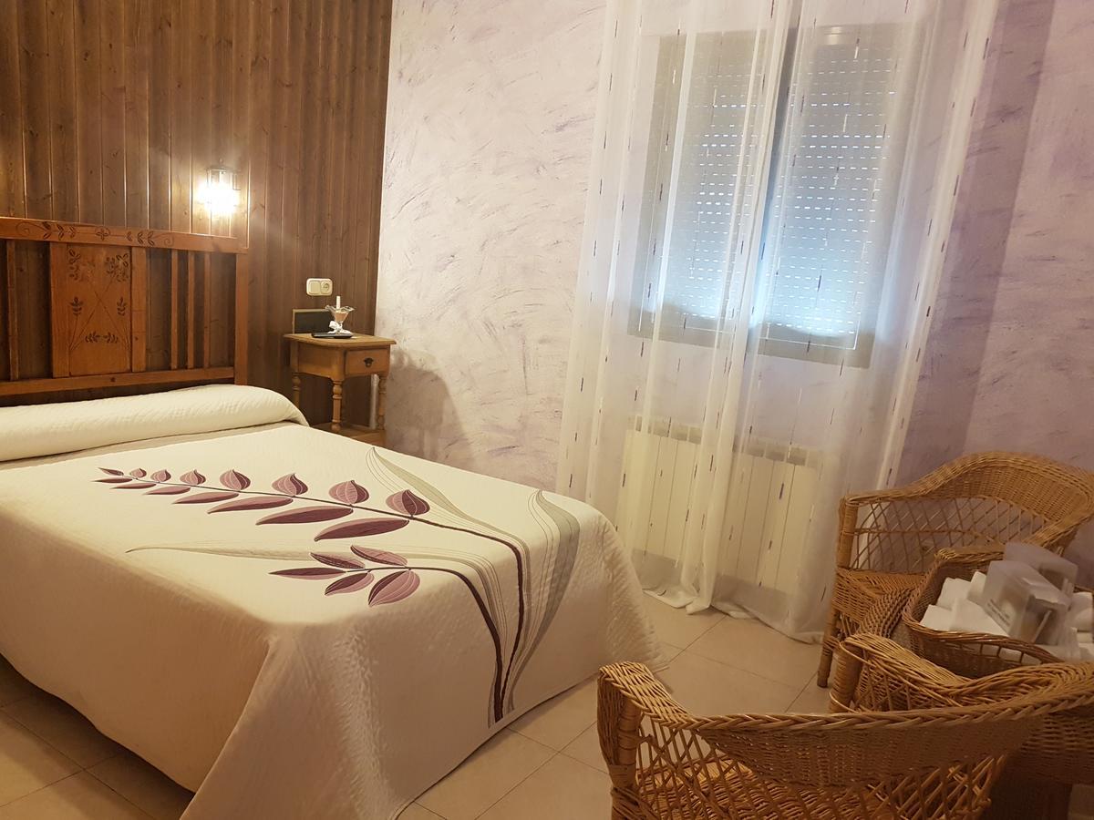 Hotel Carvajal Torrejón el Rubio Esterno foto
