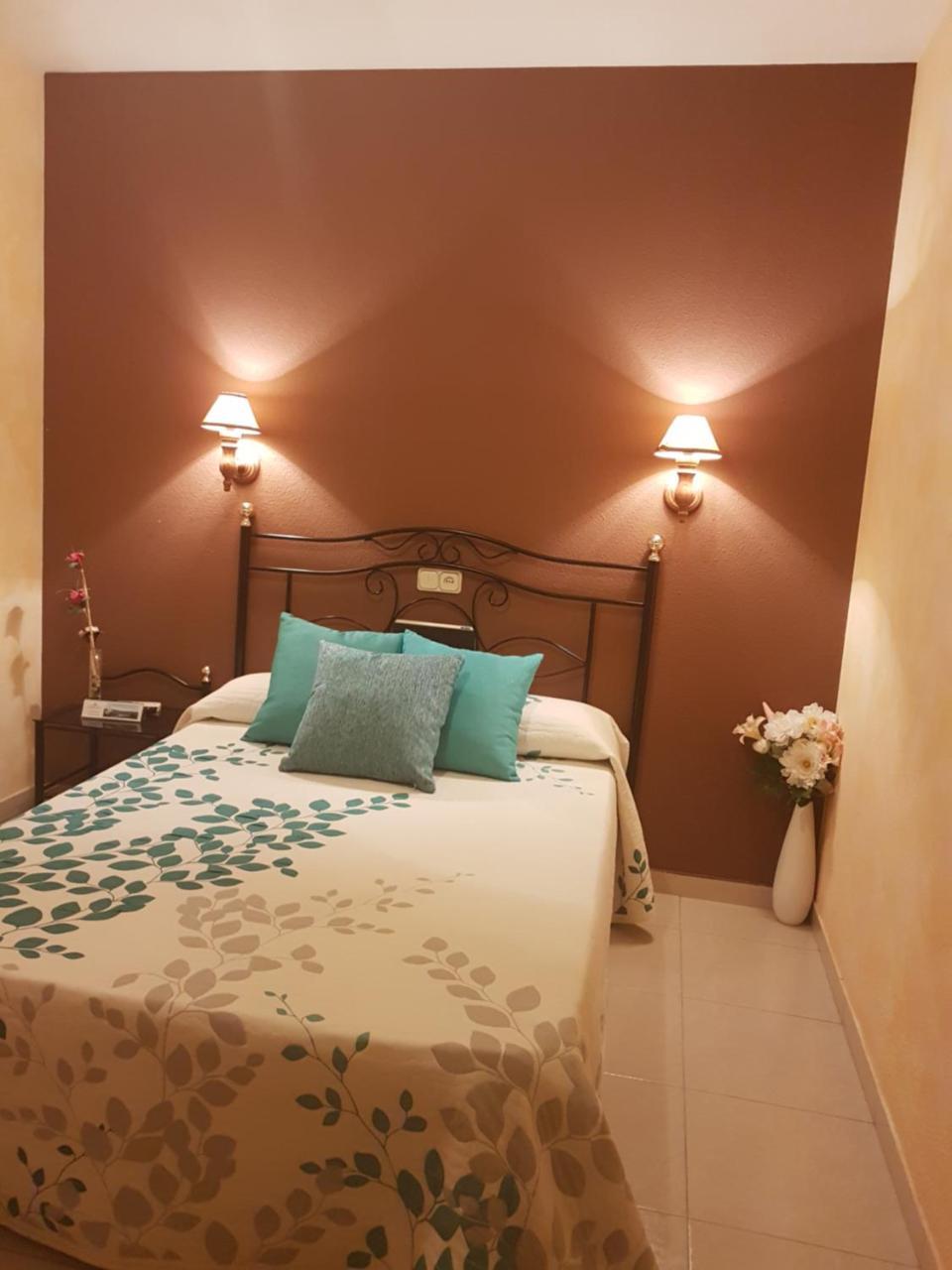 Hotel Carvajal Torrejón el Rubio Esterno foto