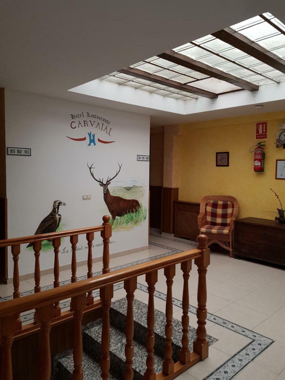 Hotel Carvajal Torrejón el Rubio Esterno foto