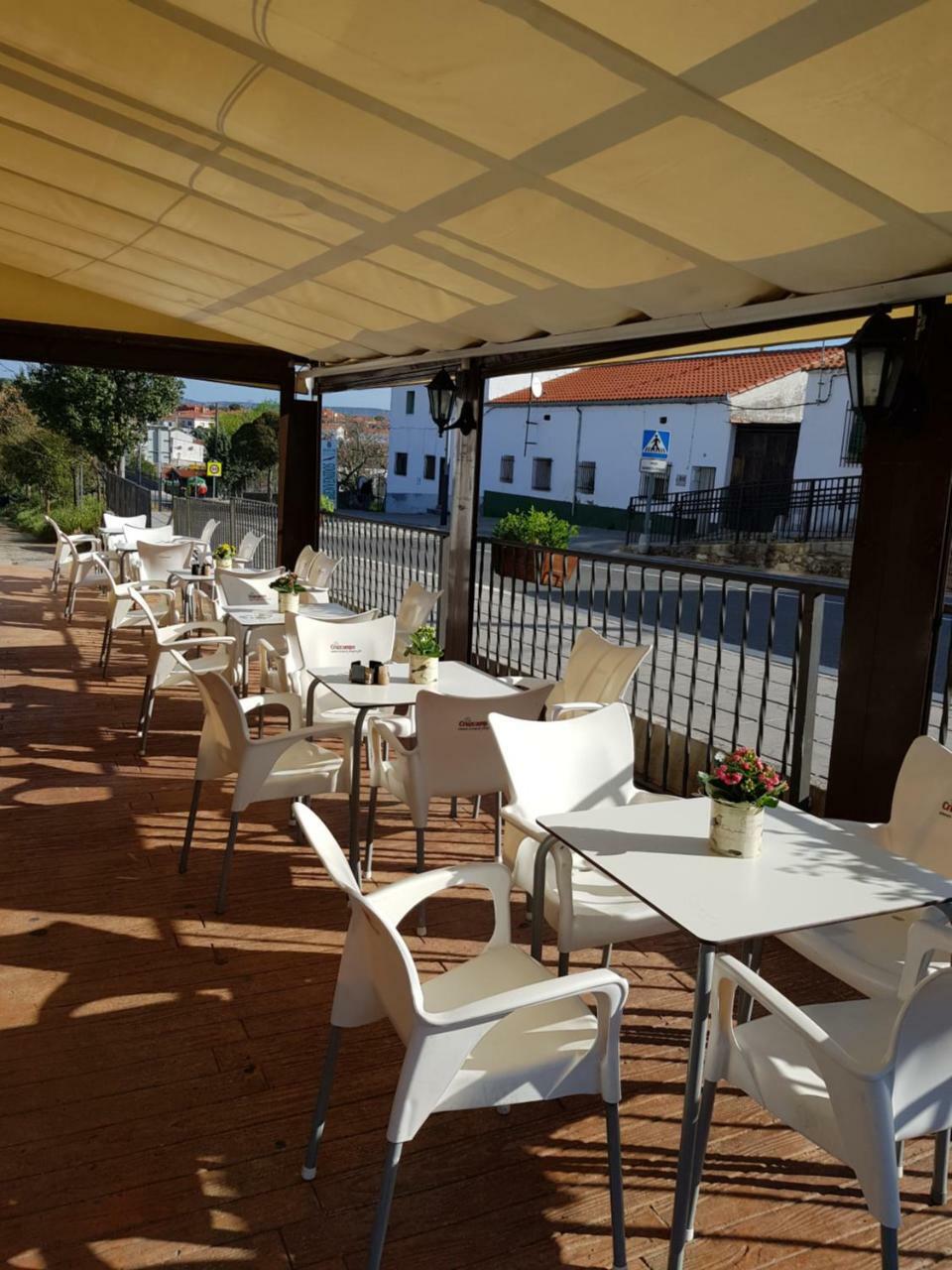 Hotel Carvajal Torrejón el Rubio Esterno foto