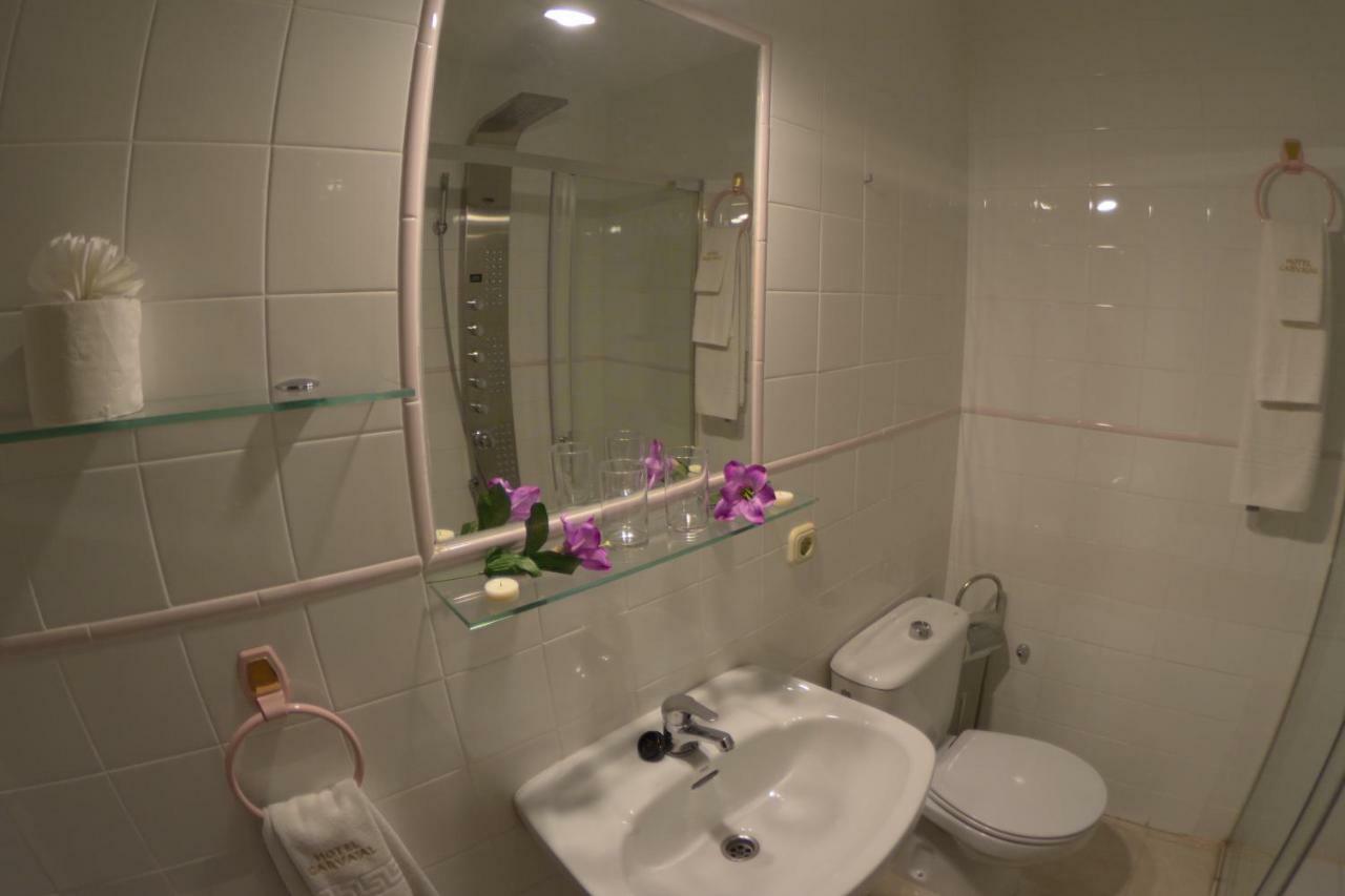 Hotel Carvajal Torrejón el Rubio Esterno foto