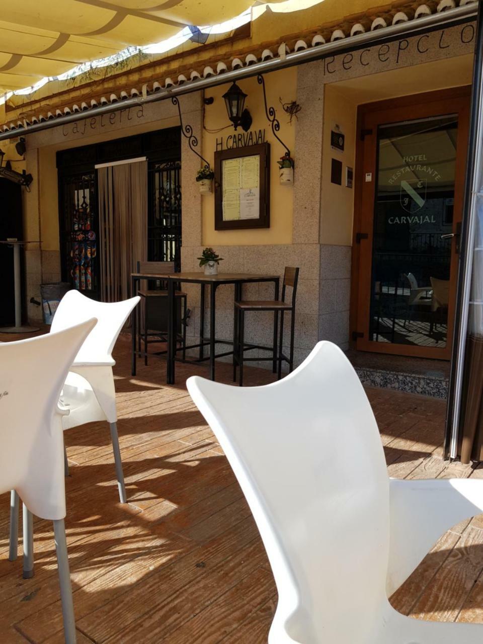 Hotel Carvajal Torrejón el Rubio Esterno foto